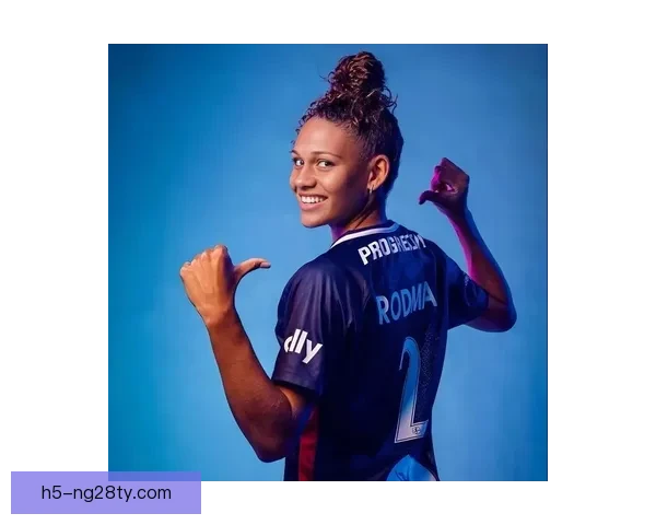 罗德曼之女年薪两百万称霸女足