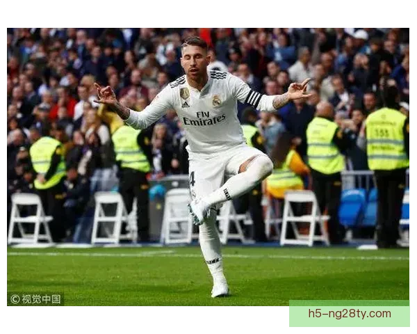 世体称维尼修斯两次点球惹争议